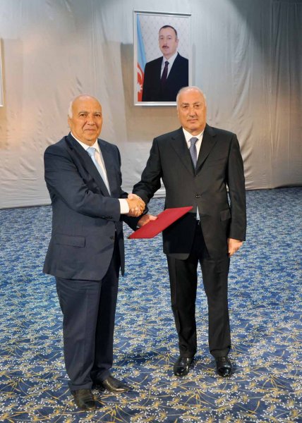 Sumqayıtda şəhər fəallarının yığıncağı keçirilib – FOTOLAR Sumqayıtda şəhər fəallarının yığıncağı keçirilib – FOTOLAR