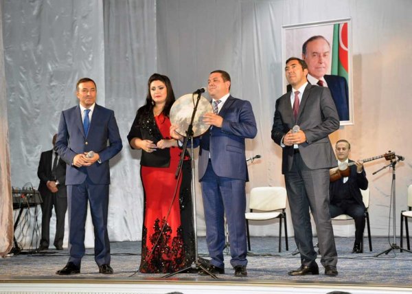 Sumqayıtda şəhər fəallarının yığıncağı keçirilib – FOTOLAR Sumqayıtda şəhər fəallarının yığıncağı keçirilib – FOTOLAR