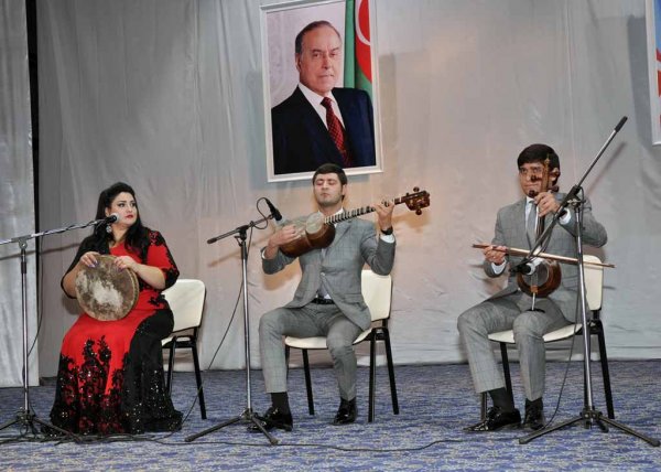 Sumqayıtda şəhər fəallarının yığıncağı keçirilib – FOTOLAR Sumqayıtda şəhər fəallarının yığıncağı keçirilib – FOTOLAR