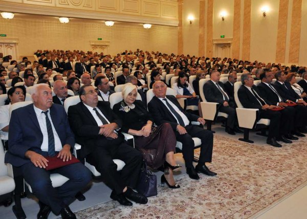 Sumqayıtda şəhər fəallarının yığıncağı keçirilib – FOTOLAR Sumqayıtda şəhər fəallarının yığıncağı keçirilib – FOTOLAR