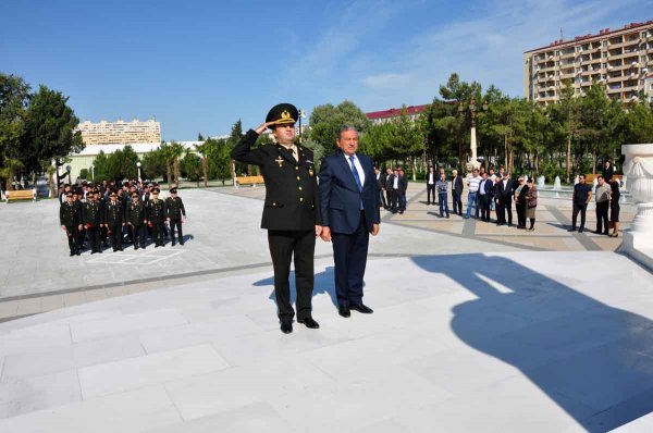Sumqayıtda çağırışçı gənclər hərbi hissələrə yola salınıblar – FOTOLAR Sumqayıtda çağırışçı gənclər hərbi hissələrə yola salınıblar – FOTOLAR