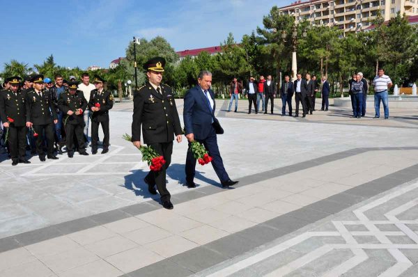 Sumqayıtda çağırışçı gənclər hərbi hissələrə yola salınıblar – FOTOLAR Sumqayıtda çağırışçı gənclər hərbi hissələrə yola salınıblar – FOTOLAR