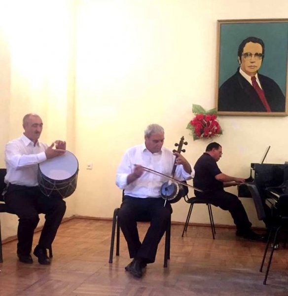 Sumqayıt şəhər uşaq incəsənət və musiqi məktəblərində Müəllimlər günü münasibətilə tədbirlər keçirilib