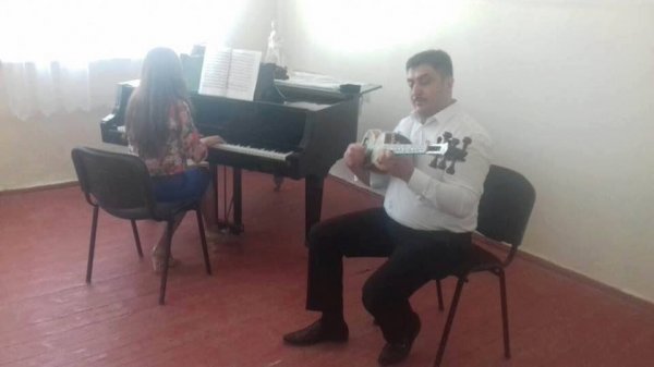 Sumqayıt şəhər uşaq incəsənət və musiqi məktəblərində Müəllimlər günü münasibətilə tədbirlər keçirilib