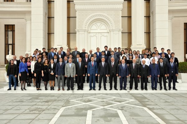Sumqayıtda müstəqilliyimizin 25 illiyi ilə bağlı tədbir keçirilib - FOTOLAR