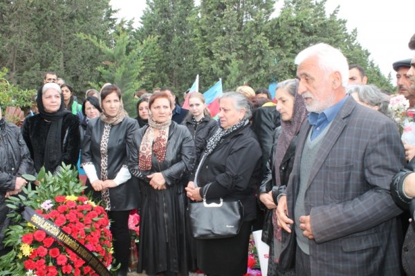 Sumqayıtlı şəhidin doğum günündə şəhər ictimaiyyəti və digər şəhid ailələri bir arada (FOTOLAR)