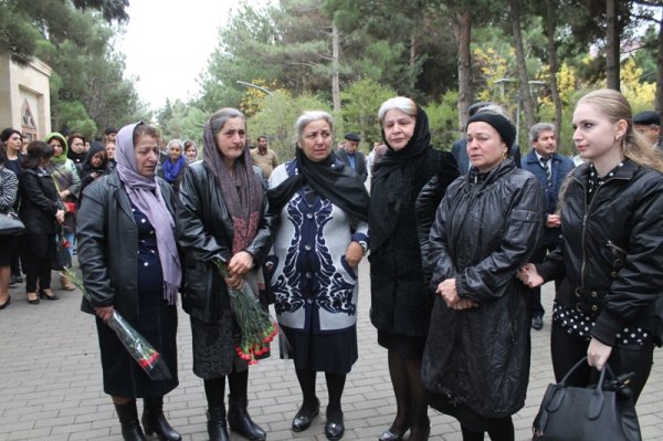 Sumqayıtlı şəhidin doğum günündə şəhər ictimaiyyəti və digər şəhid ailələri bir arada (FOTOLAR)