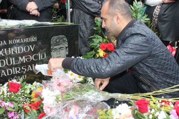 Sumqayıtlı şəhidin doğum günündə şəhər ictimaiyyəti və digər şəhid ailələri bir arada (FOTOLAR)