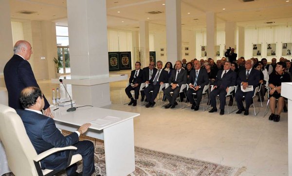 Zakir Fərəcov Sumqayıt yazarları ilə görüşüb - FOTO Zakir Fərəcov Sumqayıt yazarları ilə görüşüb - FOTO