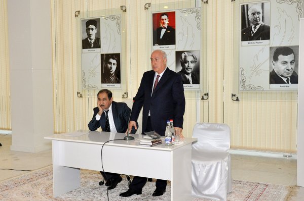 Zakir Fərəcov Sumqayıt yazarları ilə görüşüb - FOTO Zakir Fərəcov Sumqayıt yazarları ilə görüşüb - FOTO