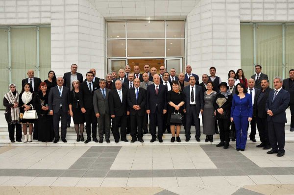 Zakir Fərəcov Sumqayıt yazarları ilə görüşüb - FOTO Zakir Fərəcov Sumqayıt yazarları ilə görüşüb - FOTO