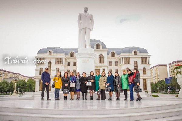 Sumqayıt şəhər 2 nömrəli uşaq poliklinikasının kollektivi Heydər Əliyev Mərkəzində – FOTOLAR