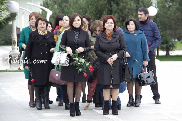 Sumqayıt şəhər 2 nömrəli uşaq poliklinikasının kollektivi Heydər Əliyev Mərkəzində – FOTOLAR