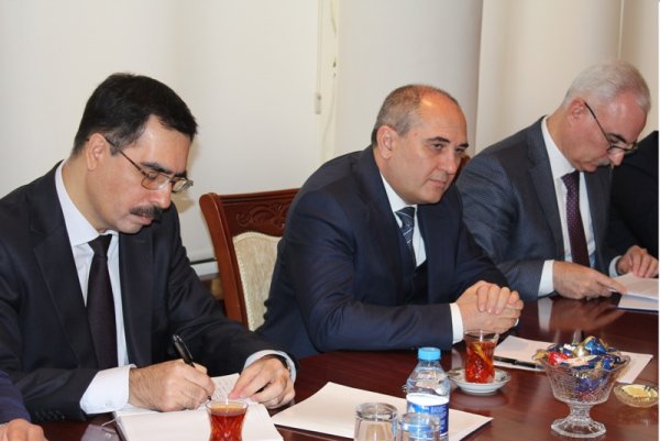 Baş katibin müavini ilə əməkdaşlıq məsələləri müzakirə olunub - FOTO Baş katibin müavini ilə əməkdaşlıq məsələləri müzakirə olunub - FOTO