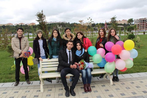 Sumqayıt bulvarında qeyri-adi evlilik təklifi – VİDEO – FOTO