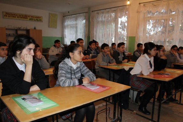 Sumqayıtda erkən nikahların fəsadlarından danışılıb Sumqayıtda erkən nikahların fəsadlarından danışılıb