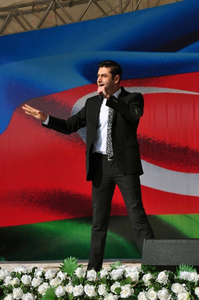 Sumqayıtda Bayraq yürüşü - Sakinlər şəhərin 3 müxtəlif yerindən Bayraq meydanına axışıblar - VİDEO + FOTO