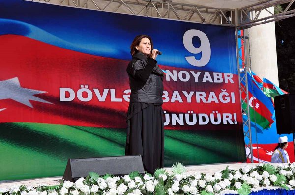 Sumqayıtda Bayraq yürüşü - Sakinlər şəhərin 3 müxtəlif yerindən Bayraq meydanına axışıblar - VİDEO + FOTO