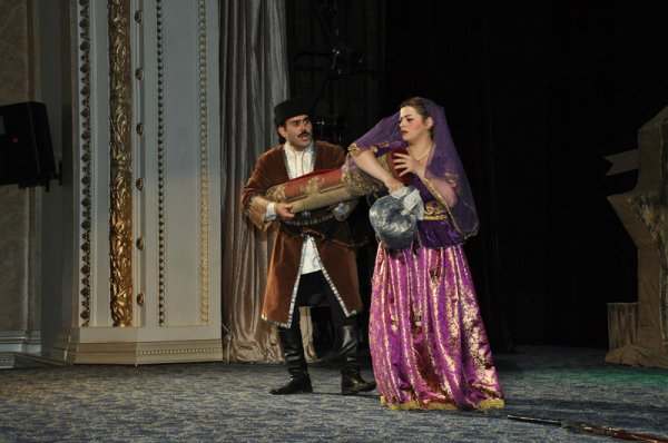 Sumqayıtda 48-ci teatr mövsümünün açılışı keçirilib - VİDEO + FOTO Sumqayıtda 48-ci teatr mövsümünün açılışı keçirilib - VİDEO + FOTO