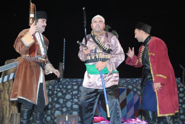 Sumqayıtda 48-ci teatr mövsümünün açılışı keçirilib - VİDEO + FOTO Sumqayıtda 48-ci teatr mövsümünün açılışı keçirilib - VİDEO + FOTO