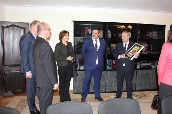Litva Bələdiyyələr İttifaqının nümayəndə heyəti Sumqayıtda olub - FOTOLAR Litva Bələdiyyələr İttifaqının nümayəndə heyəti Sumqayıtda olub - FOTOLAR