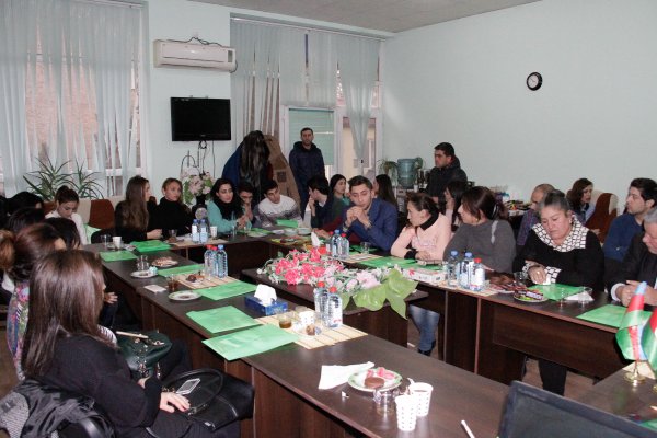 Sumqayıtda insan alveri mövzusunda ictimai dinləmə keçirilib - FOTOLAR Sumqayıtda insan alveri mövzusunda ictimai dinləmə keçirilib - FOTOLAR