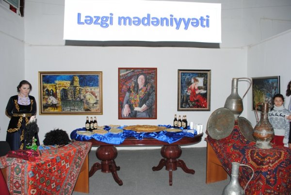 Sumqayıtda ləzgi, talış, rus, belarus xalqlarının mədəniyyət nümunələri sərgilənib - FOTO