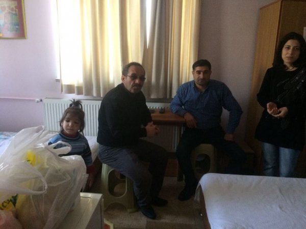 İzmirdə müalicə alan azərbaycanlı uşaqlara dəstək kampaniyası genişlənir – Daha 2 dərnək rəhbəri ailəyə baş çəkib