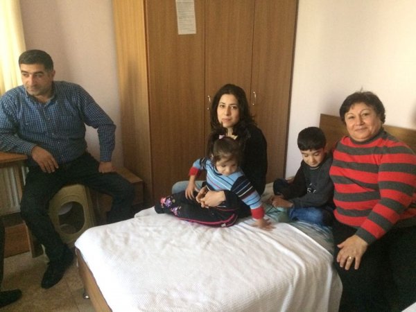 İzmirdə müalicə alan azərbaycanlı uşaqlara dəstək kampaniyası genişlənir – Daha 2 dərnək rəhbəri ailəyə baş çəkib