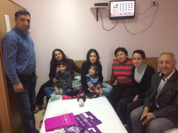 İzmirdə müalicə alan azərbaycanlı uşaqlara dəstək kampaniyası genişlənir – Daha 2 dərnək rəhbəri ailəyə baş çəkib