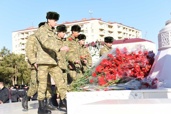Sumqayıtda Ümummilli Lider Heydər Əliyevin xatirəsi anıldı – FOTOLAR Sumqayıtda Ümummilli Lider Heydər Əliyevin xatirəsi anıldı – FOTOLAR