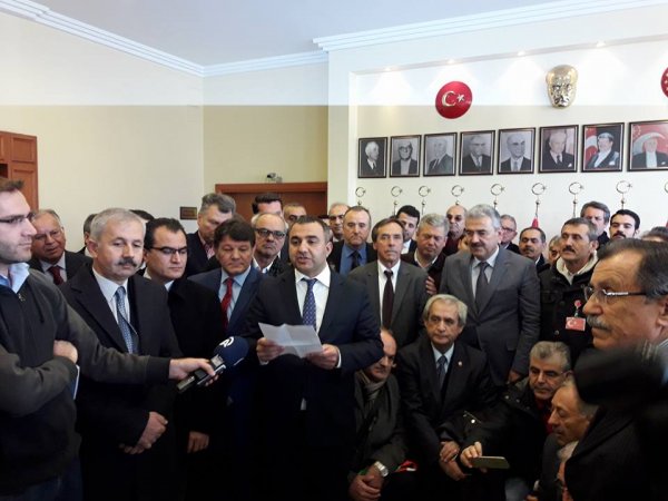 İzmirdə fəaliyyət göstərən yüzdən artıq dərnək və QHT  İstanbuldakı terror ilə bağlı birləşib - FOTOLAR