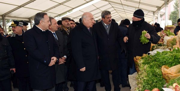 Sumqayıtda satış-yarmarkada məhsullar 25-30 faiz ucuz təklif edilir - VİDEO + FOTO Sumqayıtda satış-yarmarkada məhsullar 25-30 faiz ucuz təklif edilir - VİDEO + FOTO