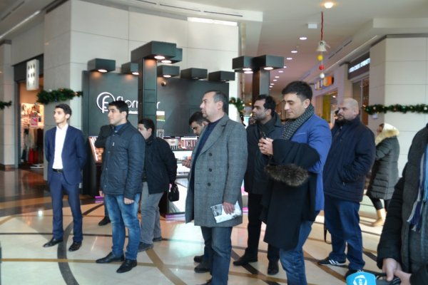 Sumqayıtlı gəncin “Müştəri Məmnuniyyəti” adlı kitabının təqdimatı keçirildi - FOTOLAR Sumqayıtlı gəncin “Müştəri Məmnuniyyəti” adlı kitabının təqdimatı keçirildi - FOTOLAR