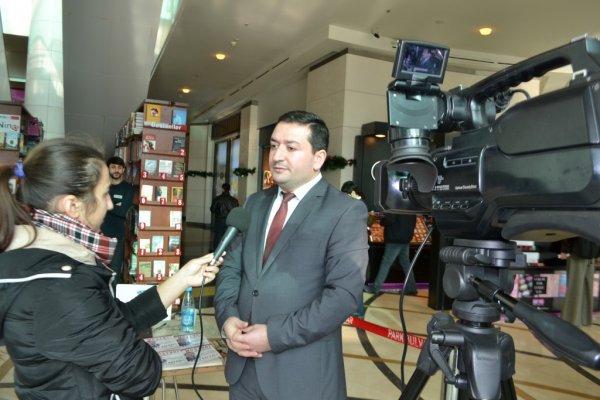 Sumqayıtlı gəncin “Müştəri Məmnuniyyəti” adlı kitabının təqdimatı keçirildi - FOTOLAR Sumqayıtlı gəncin “Müştəri Məmnuniyyəti” adlı kitabının təqdimatı keçirildi - FOTOLAR