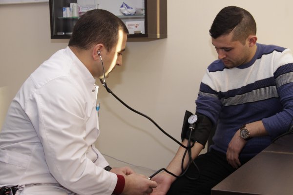 Sumqayıtlı kardioloq: "Ürəyini qoruyan insan ildə bir dəfə EKQ, ExoKQ, xolesterin, triqliseridlərin təyini kimi analizləri verməlidir" (MÜSAHİBƏ) Sumqayıtlı kardioloq: "Ürəyini qoruyan insan ildə bir dəfə EKQ, ExoKQ, xolesterin, triqliseridlərin təyini kimi analizləri verməlidir" (MÜSAHİBƏ)