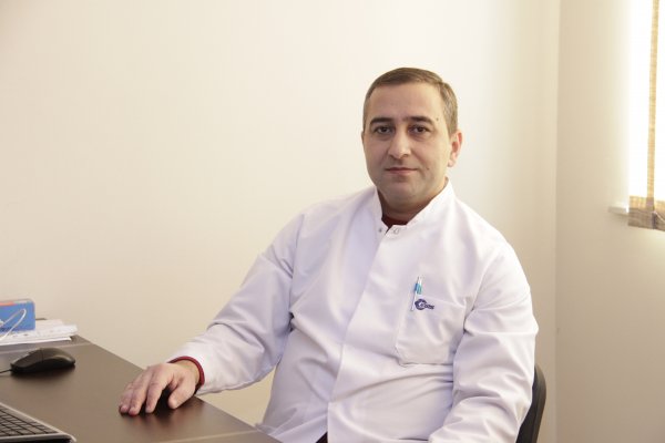 Sumqayıtlı kardioloq: "Ürəyini qoruyan insan ildə bir dəfə EKQ, ExoKQ, xolesterin, triqliseridlərin təyini kimi analizləri verməlidir" (MÜSAHİBƏ) Sumqayıtlı kardioloq: "Ürəyini qoruyan insan ildə bir dəfə EKQ, ExoKQ, xolesterin, triqliseridlərin təyini kimi analizləri verməlidir" (MÜSAHİBƏ)