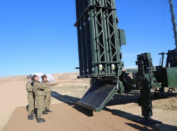 Azərbaycan `İldırım` raketini işə saldı - FOTOLAR
