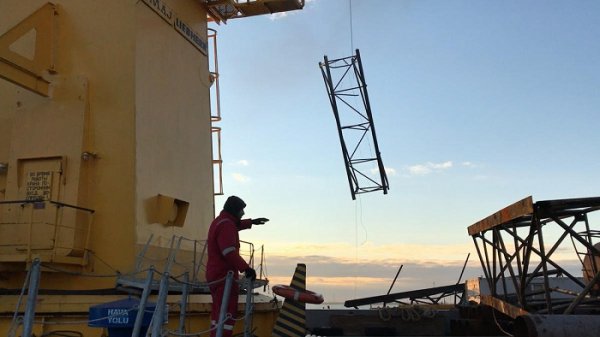 Neftçilərin axtarışına dronlar cəlb olunub - Fotolar Neftçilərin axtarışına dronlar cəlb olunub - Fotolar