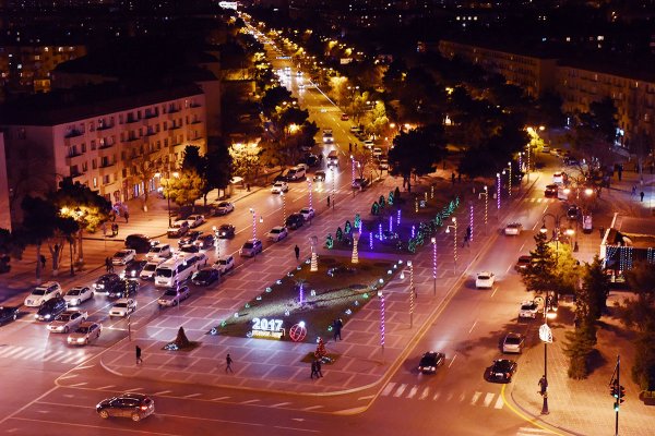 Sumqayıtın yeni il öncəsi möhtəşəm gecə görüntüləri – FOTOLAR