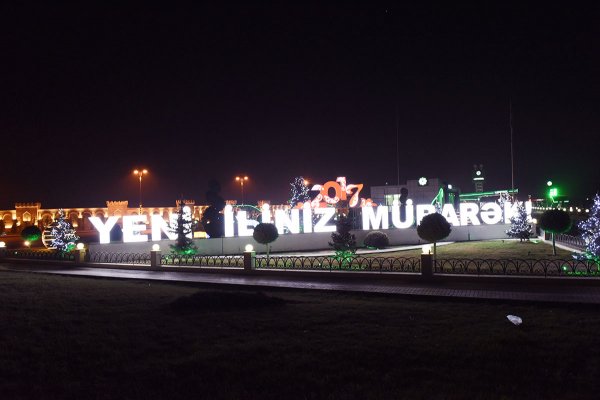 Sumqayıtın yeni il öncəsi möhtəşəm gecə görüntüləri – FOTOLAR