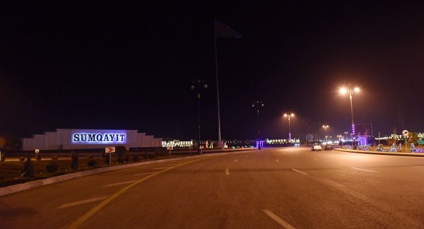 Sumqayıtın yeni il öncəsi möhtəşəm gecə görüntüləri – FOTOLAR