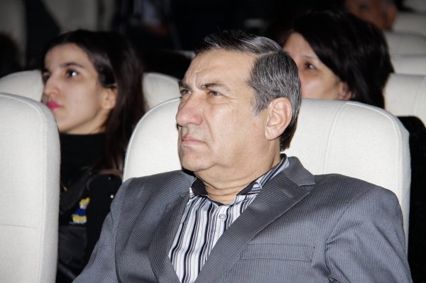 “Koroğlu” və “Cavad xan” filmlərinin yaradıcısı Rövşən Almuradlı Sumqayıta “Oğru” ilə qayıtdı “Koroğlu” və “Cavad xan” filmlərinin yaradıcısı Rövşən Almuradlı Sumqayıta “Oğru” ilə qayıtdı