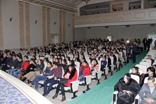 “Koroğlu” və “Cavad xan” filmlərinin yaradıcısı Rövşən Almuradlı Sumqayıta “Oğru” ilə qayıtdı “Koroğlu” və “Cavad xan” filmlərinin yaradıcısı Rövşən Almuradlı Sumqayıta “Oğru” ilə qayıtdı