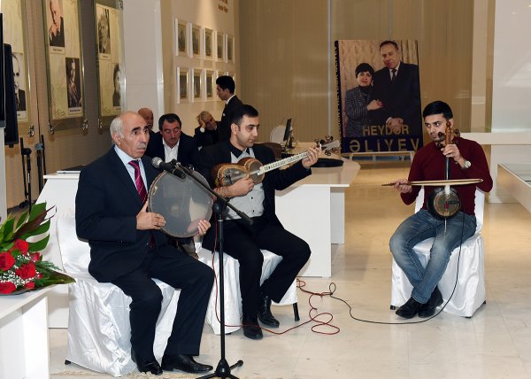 Sumqayıtda şair Sabir Sarvanın 60 illik yubileyi keçirilib -FOTOLAR Sumqayıtda şair Sabir Sarvanın 60 illik yubileyi keçirilib -FOTOLAR