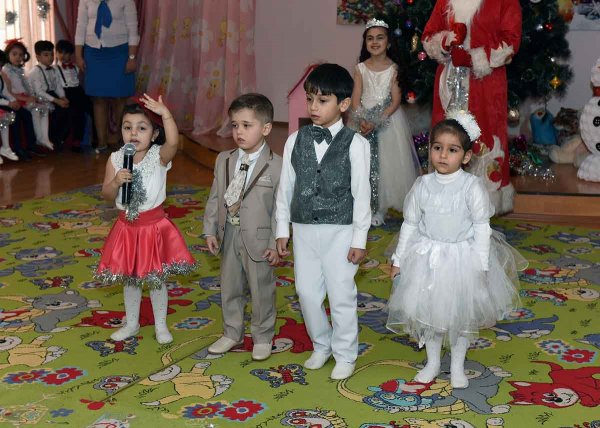 Sumqayıtda 9000 bayram hədiyyəsi paylandı - FOTOLAR Sumqayıtda 9000 bayram hədiyyəsi paylandı - FOTOLAR