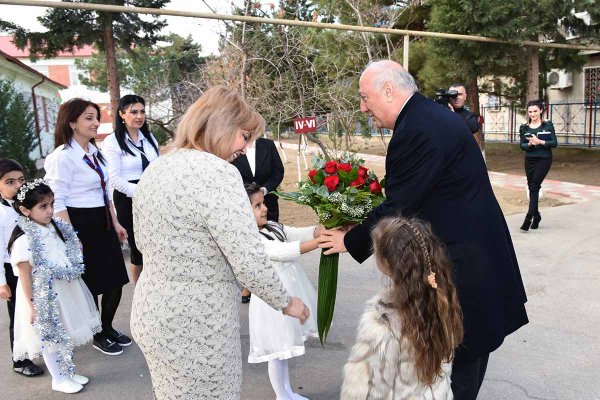Sumqayıtda 9000 bayram hədiyyəsi paylandı - FOTOLAR Sumqayıtda 9000 bayram hədiyyəsi paylandı - FOTOLAR
