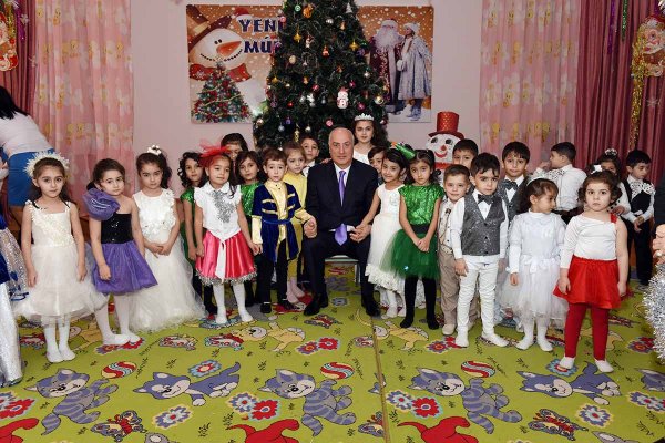 Sumqayıtda 9000 bayram hədiyyəsi paylandı - FOTOLAR Sumqayıtda 9000 bayram hədiyyəsi paylandı - FOTOLAR
