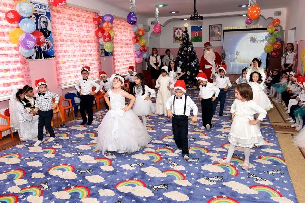Sumqayıtda 9000 bayram hədiyyəsi paylandı - FOTOLAR Sumqayıtda 9000 bayram hədiyyəsi paylandı - FOTOLAR