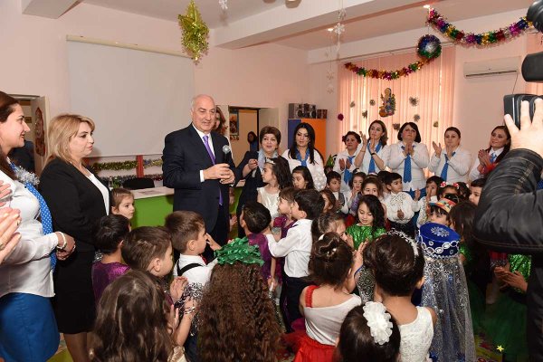 Sumqayıtda 9000 bayram hədiyyəsi paylandı - FOTOLAR Sumqayıtda 9000 bayram hədiyyəsi paylandı - FOTOLAR